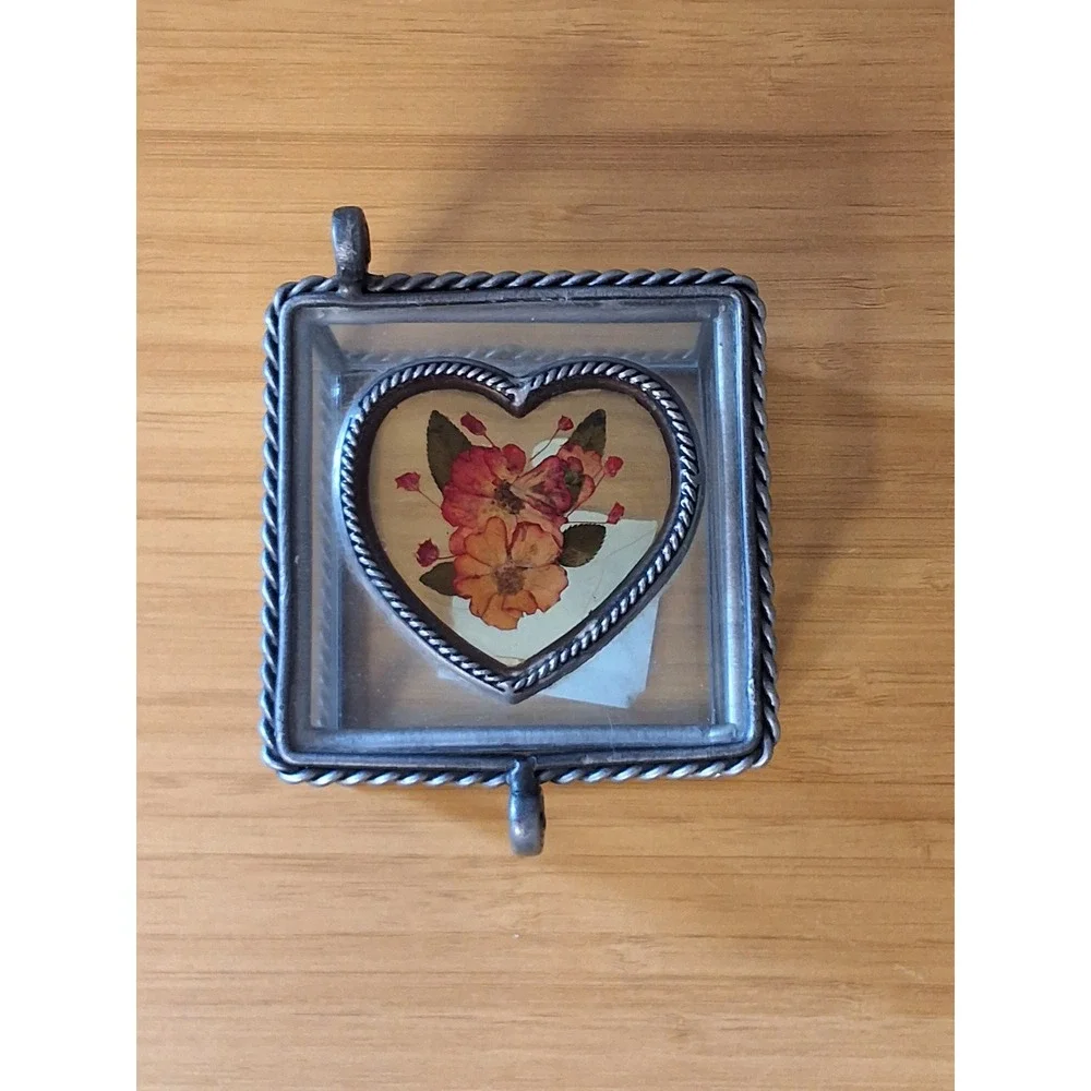 Vintage Glass Trinket Box Pressed Flower Heart Jewelry Case GVC!